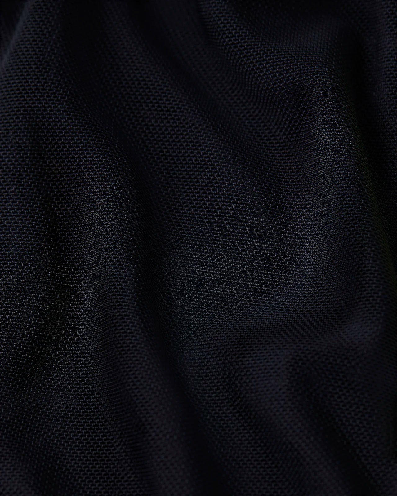 Mesh - Solid Black - Image 5
